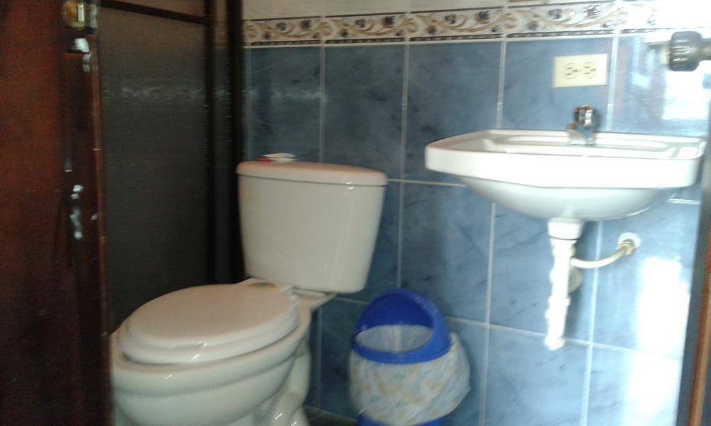 Hostal Jireh Тена Экстерьер фото