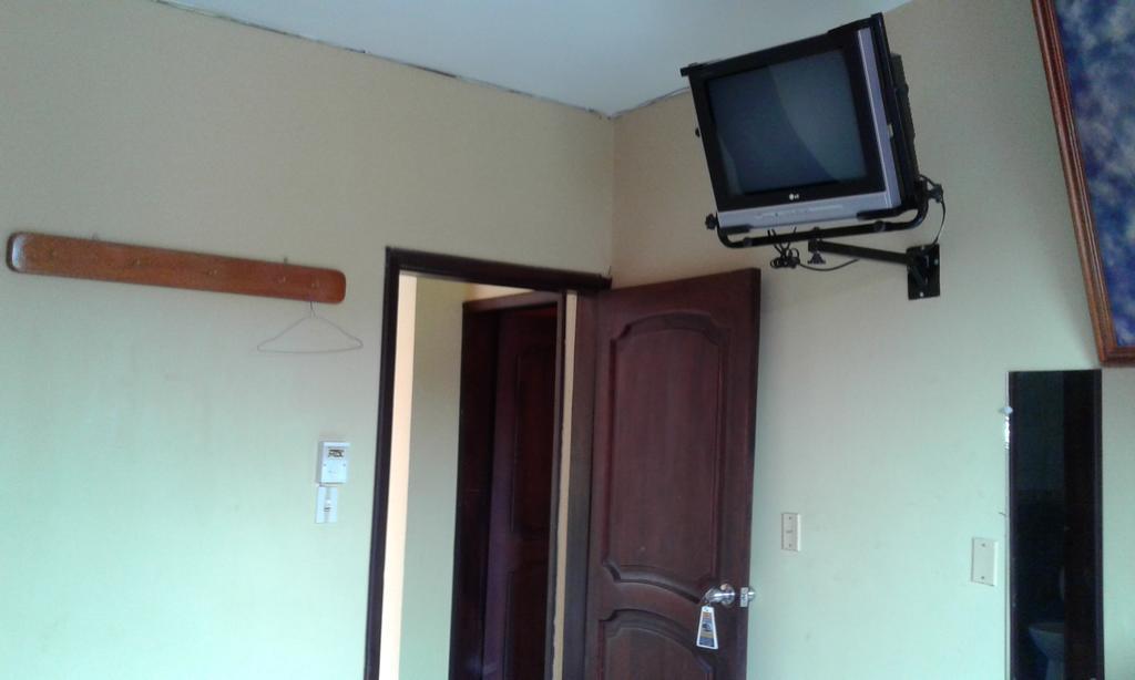 Hostal Jireh Тена Экстерьер фото