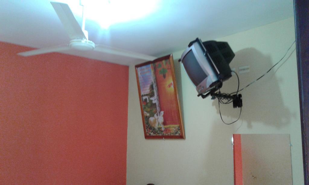 Hostal Jireh Тена Экстерьер фото