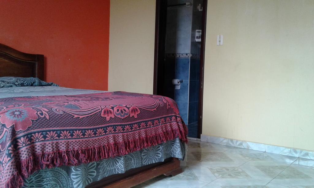 Hostal Jireh Тена Экстерьер фото